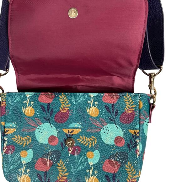 Disney Parks Frozen Princess Anna & Elsa Crossbody Bag Purse - Picture 5 of 7